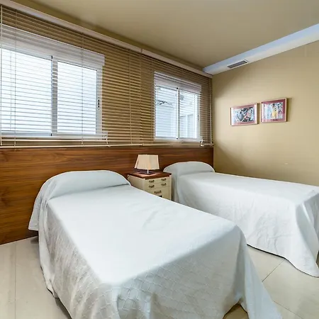Travel Habitat Atico Ciutat Vella. Apartament